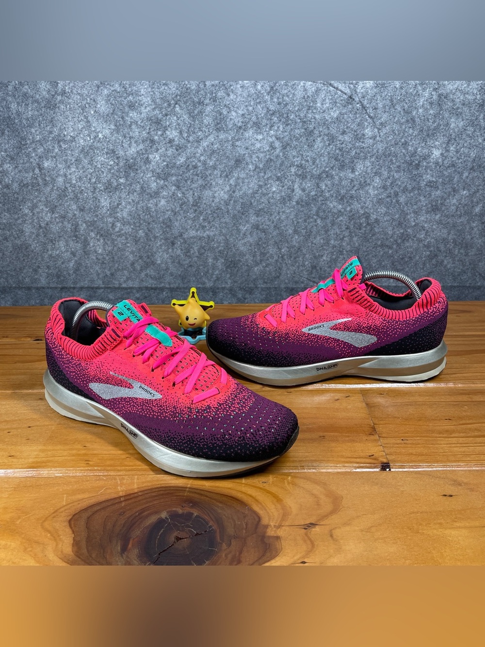 Brooks Levitate 2 WOMENS SIZE 10 B Pink Purple Teal Running Shoes 1202791B678